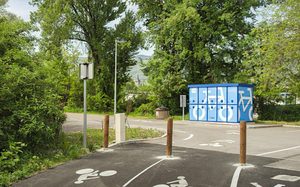 consigne vélo sur le parking de covoiturage - Chambery - péage - Errier